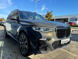 BMW X7 M50i AHK/ExDrive/SkyLounge/StHz 2.J.GARANTIE - BMW X7 M50 Gebrauchtwagen