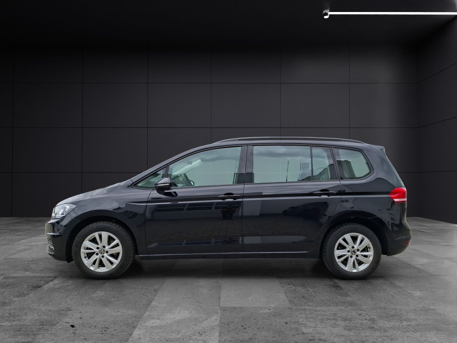 Fahrzeugabbildung Volkswagen Touran TSI Comfortline 7-Si Navi AID ACC PDC SH