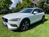 Volvo V60 Cross Country D4 AWD AHK StdHz HarmanKardon - Volvo V60 Cross Country: mit Anhängerkupplung