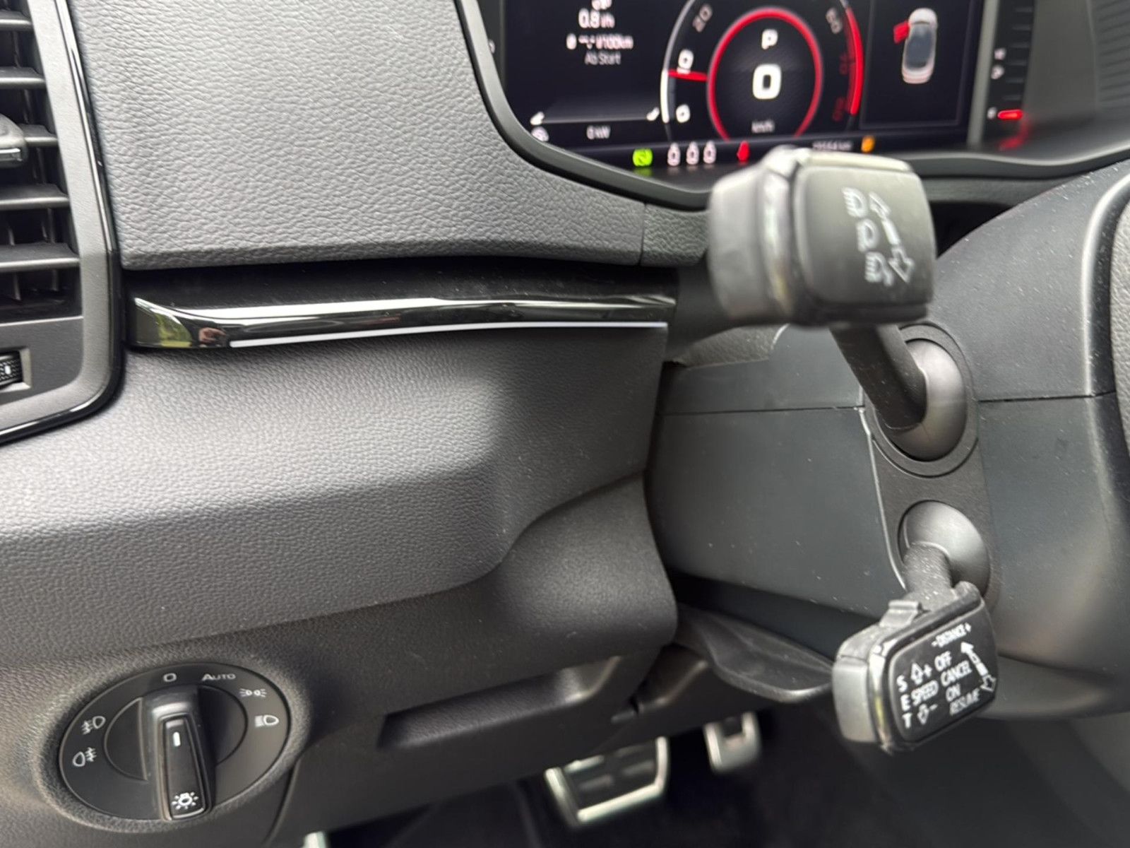Fahrzeugabbildung SKODA Karoq Sportline 4x4/ unfallfrei