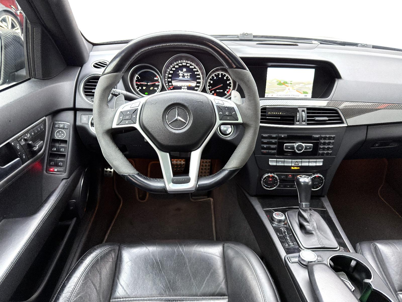Mercedes-Benz C 63 AMG Performance restylée | 487 ch | BVA | Performance Package | Harman Kardon | Caméra | Toit ouvrant | Inserts carbone