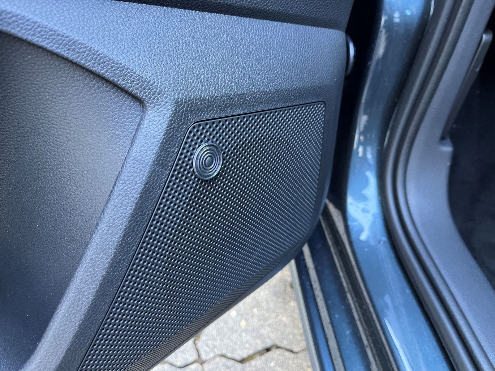 Fahrzeugabbildung SEAT Ibiza 1.5 TSI 110 kW FR DSG 18" NEUES MODELL