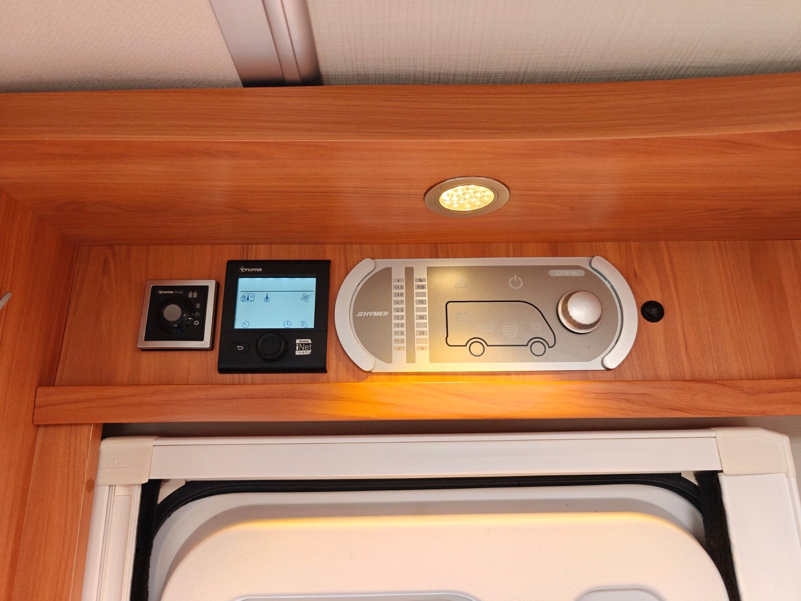 Fahrzeugabbildung HYMER / ERIBA / HYMERCAR Van 374 - Autom. SAT, TV, 2x Solar, DuoControl -