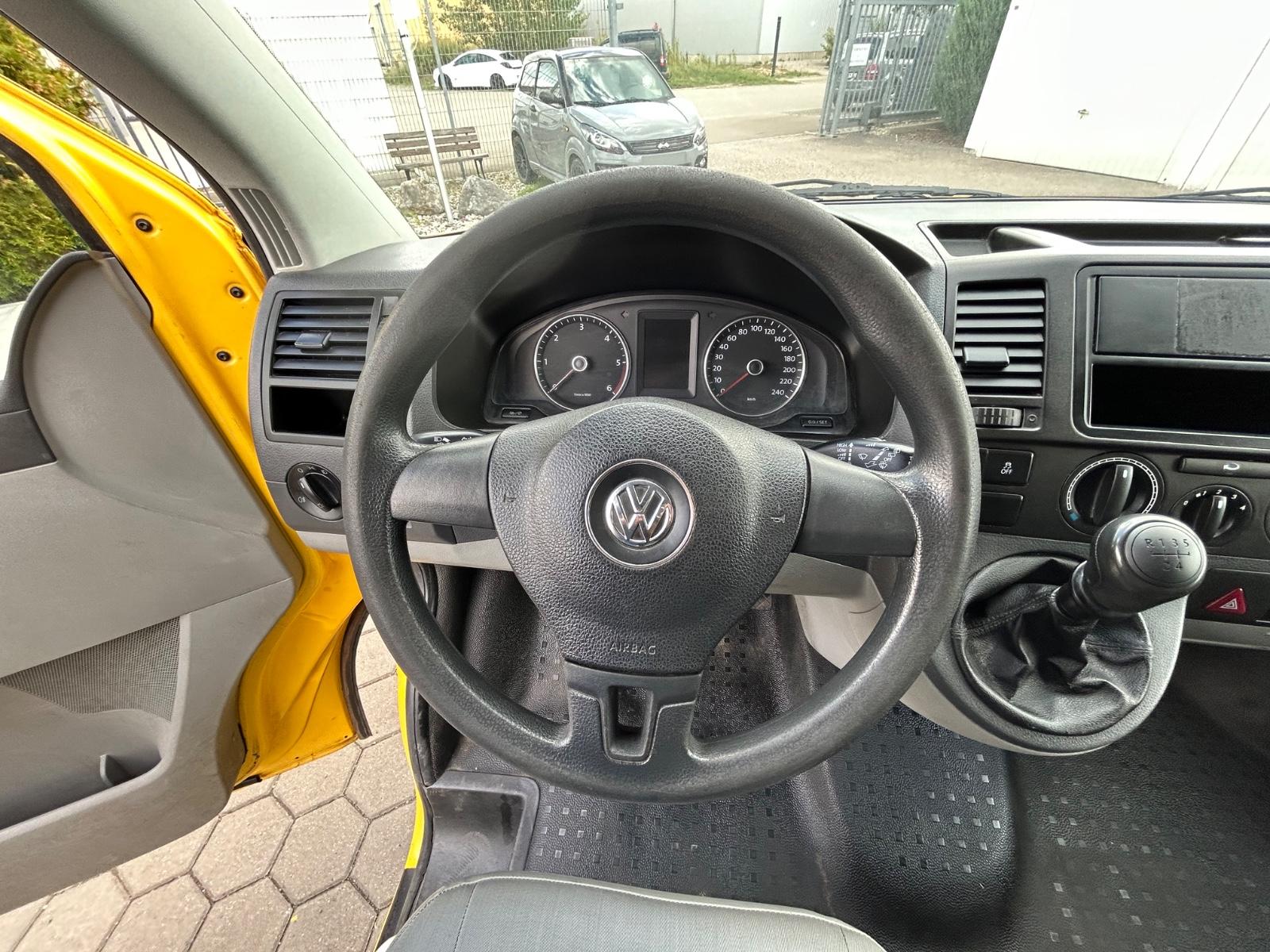 Volkswagen Transporter 2012 — photo 12