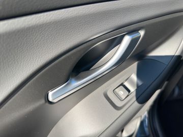 Hyundai i30 1.0 T-GDI ADVANTAGE NAVISITZHZGPDCLED