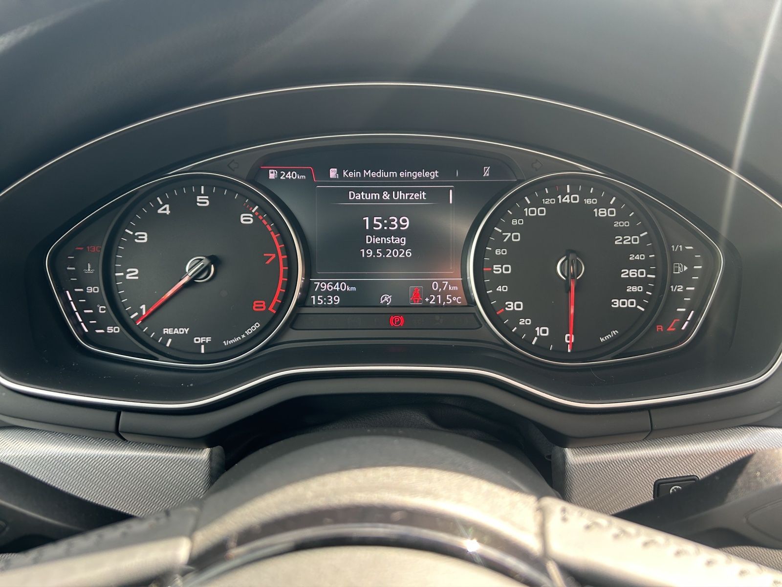 Fahrzeugabbildung Audi A4 Avant TFSI MATRIX B&O DAB