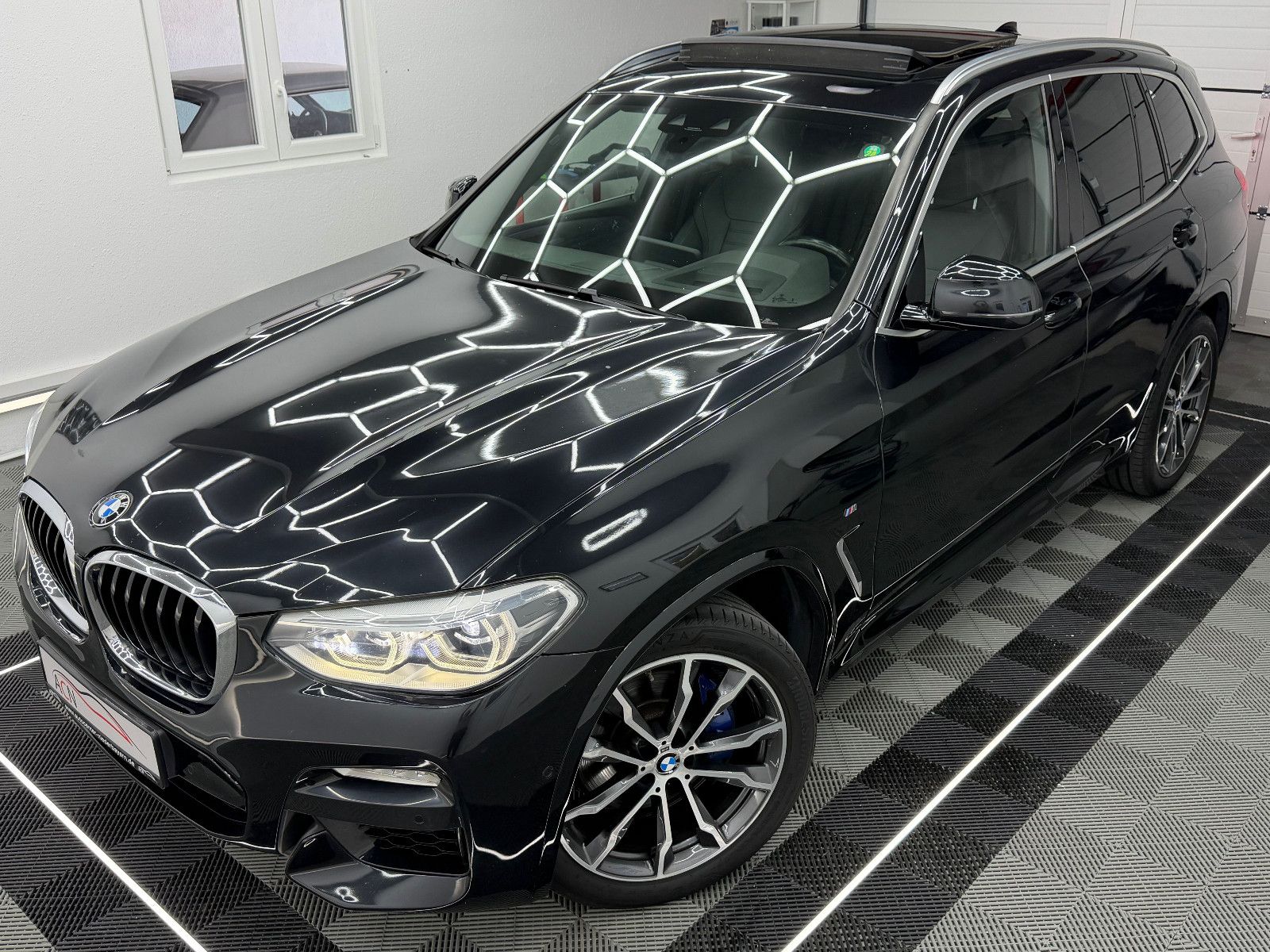 Fahrzeugabbildung BMW X3 xDrive 30 d M SPORT/LED/HuD/AHK/PANO/H&K/DAB