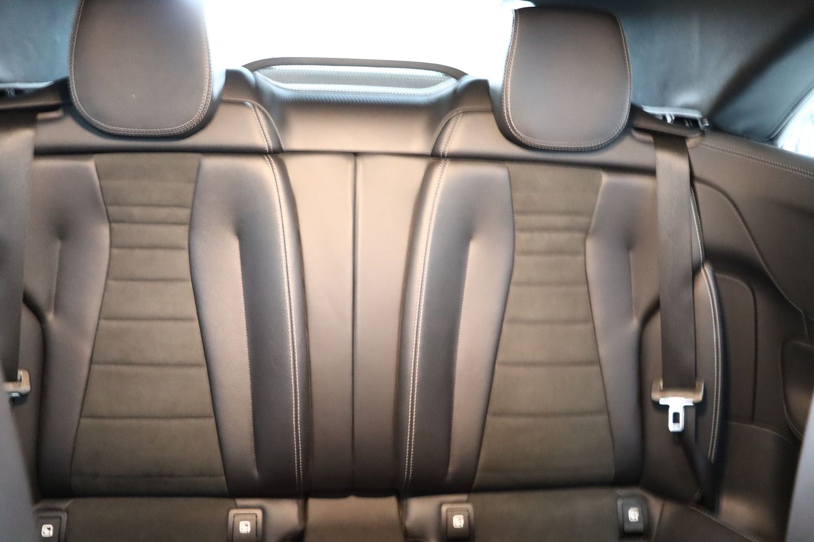 Fahrzeugabbildung Mercedes-Benz E 220 d Night Edition * Airscarf * LED *