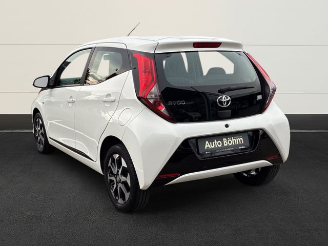 Toyota Aygo x-play club KameraKlimaAppleCarPlayTemp