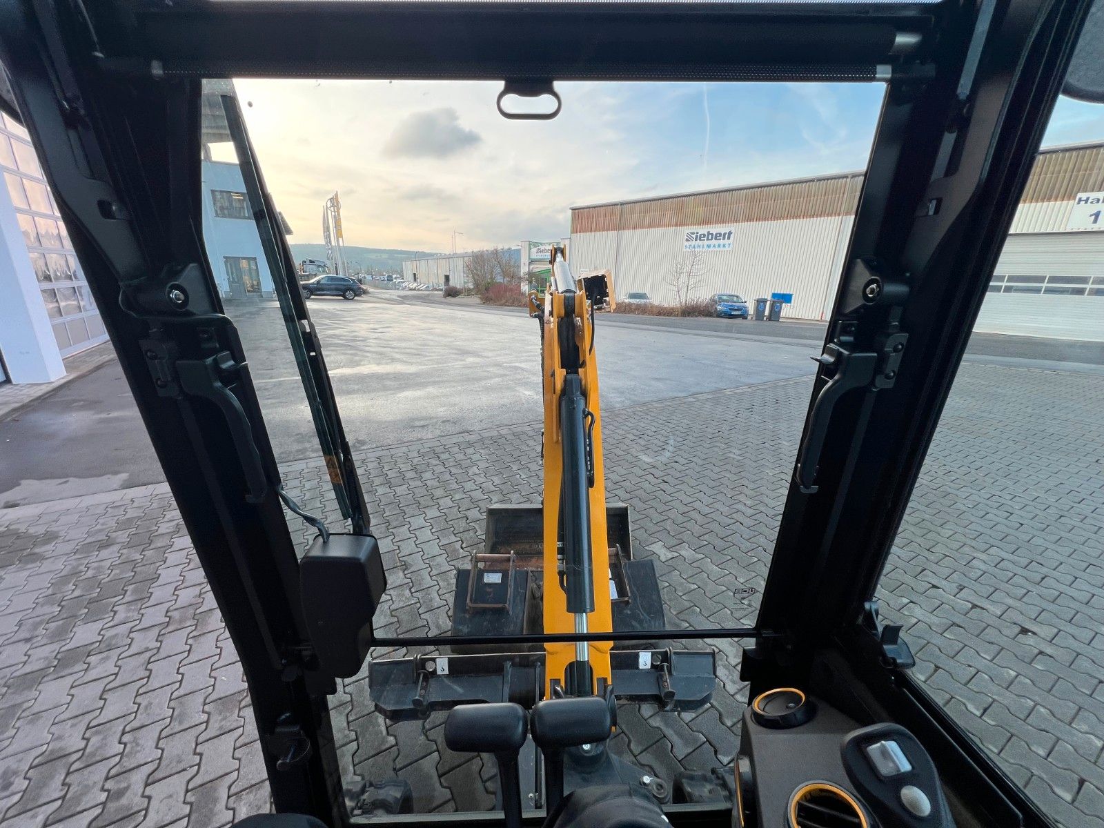 Fahrzeugabbildung JCB 19C-1 / nur 504h! / Powertilt / 2022