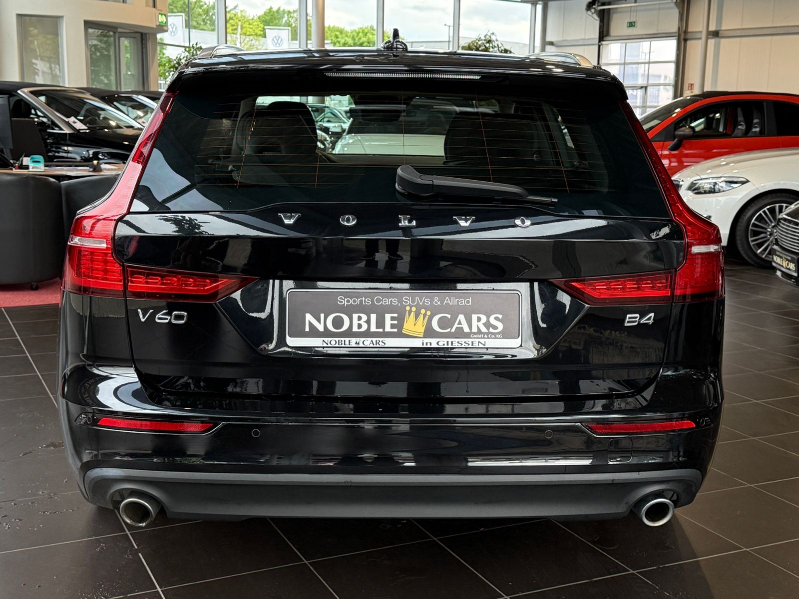 Fahrzeugabbildung Volvo V60 Kombi Momentum Pro ACC BLIS LED
