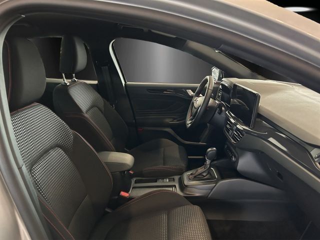 Fahrzeugabbildung Ford Focus Turnier ST Navi LED Dyn. Kurvenlicht ACC A