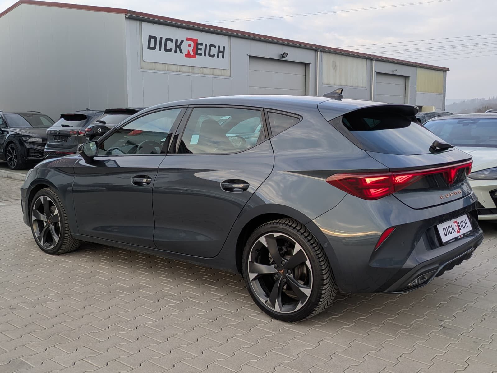 Fahrzeugabbildung CUPRA Leon 1.5 eTSI EDGE DSG*ACC*KAM*18"5JGARANTIE