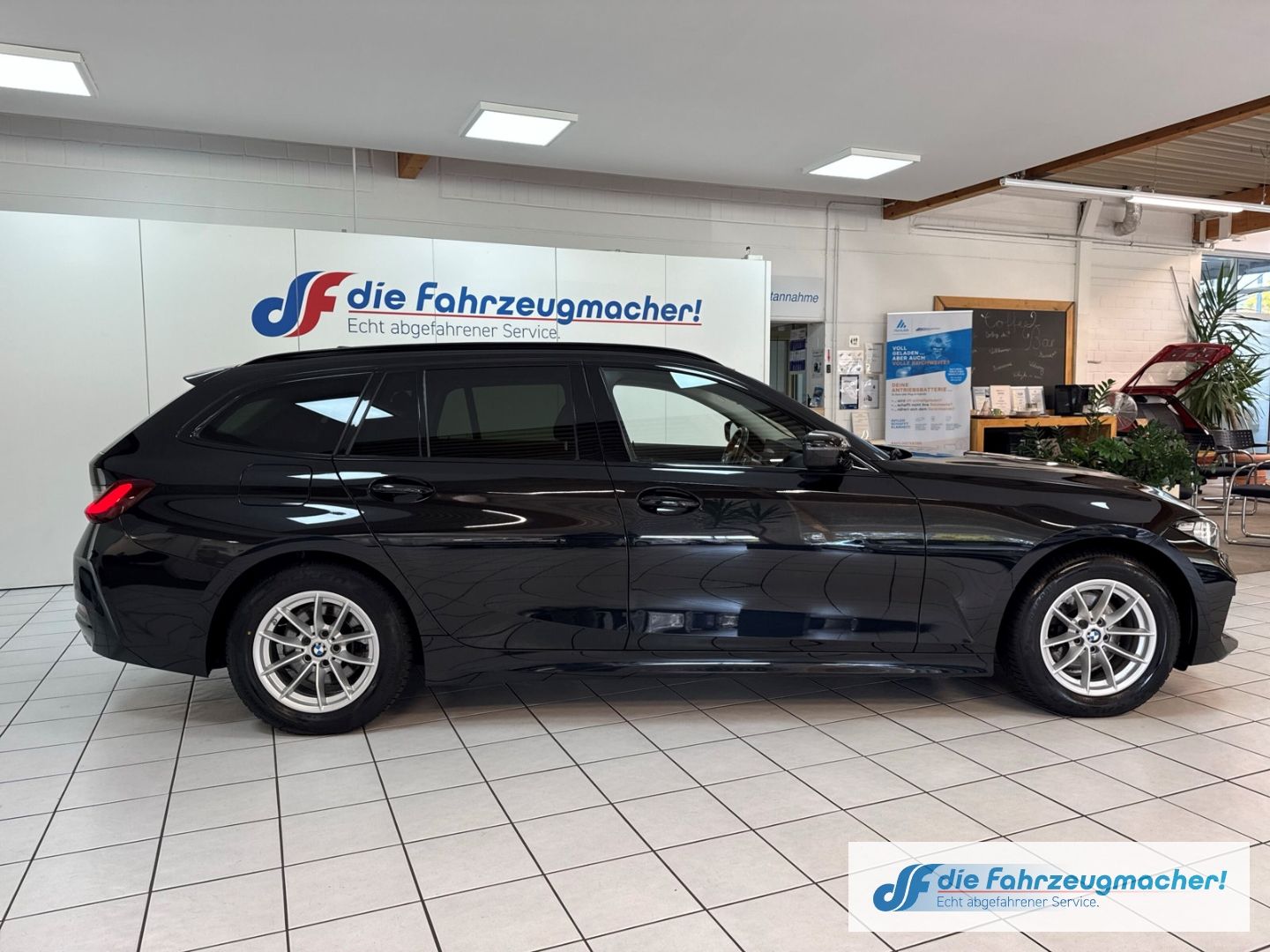 Fahrzeugabbildung BMW 320 d Touring  Navi Digitales Cockpit LED El. He