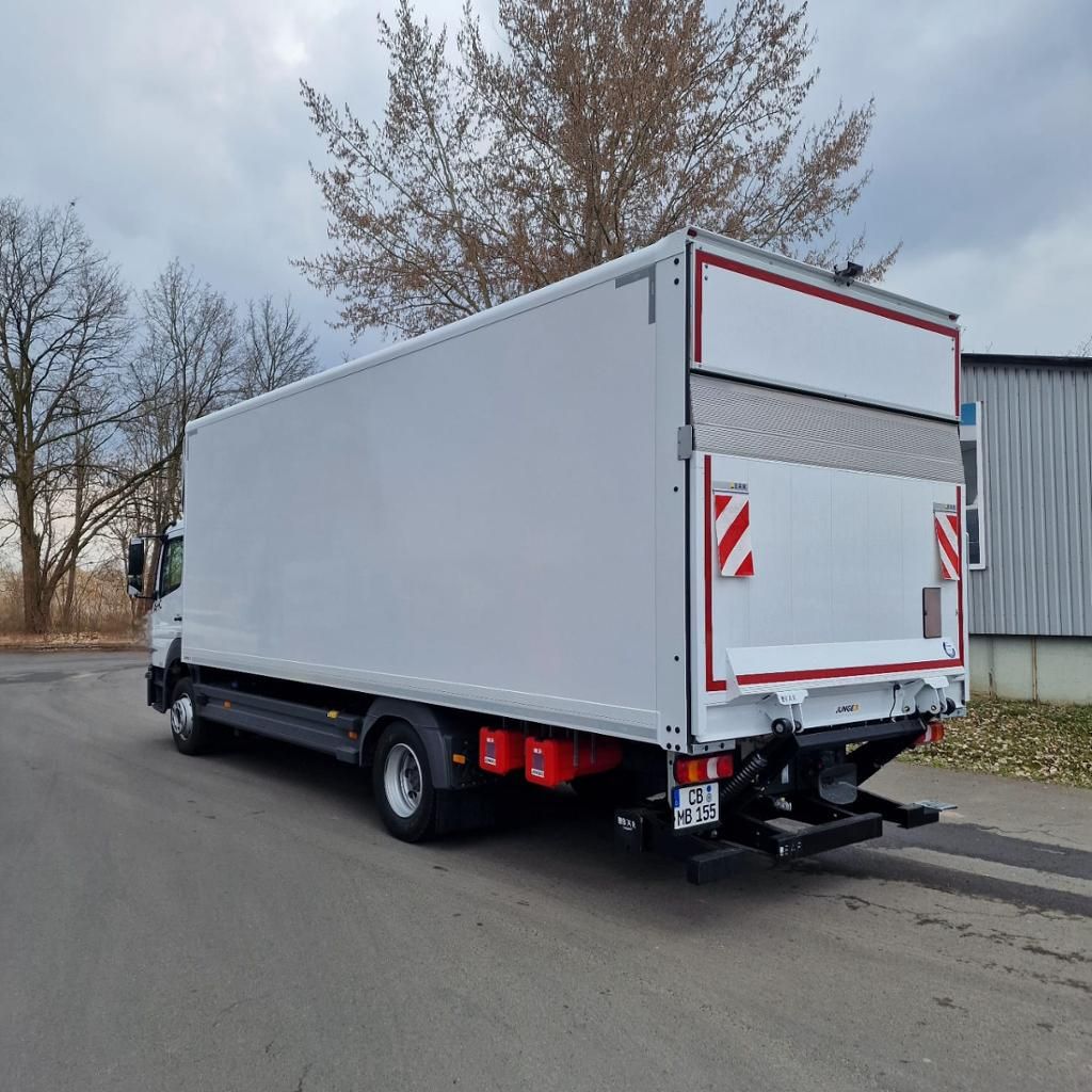 Fahrzeugabbildung Mercedes-Benz Atego 1224 L Koffer mit Ladebordwand