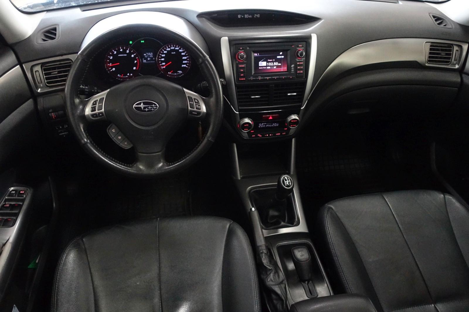 SUBARU FORESTER 2.0 150ch 4X4 EXCLUSIVE - CUIR - TOIT OUVRANT - CAMÉRA DE RECUL - XÉNON - SIÈGES CHAUFFANTS