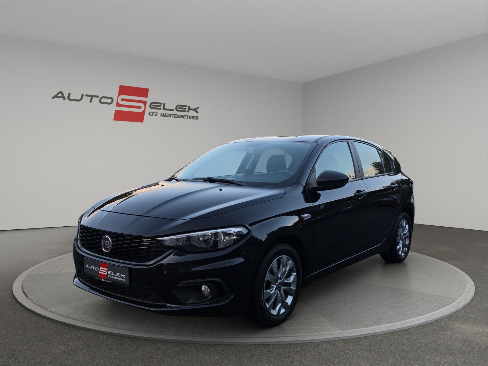 Fahrzeugabbildung Fiat Tipo Street NAVI SHZ PDC