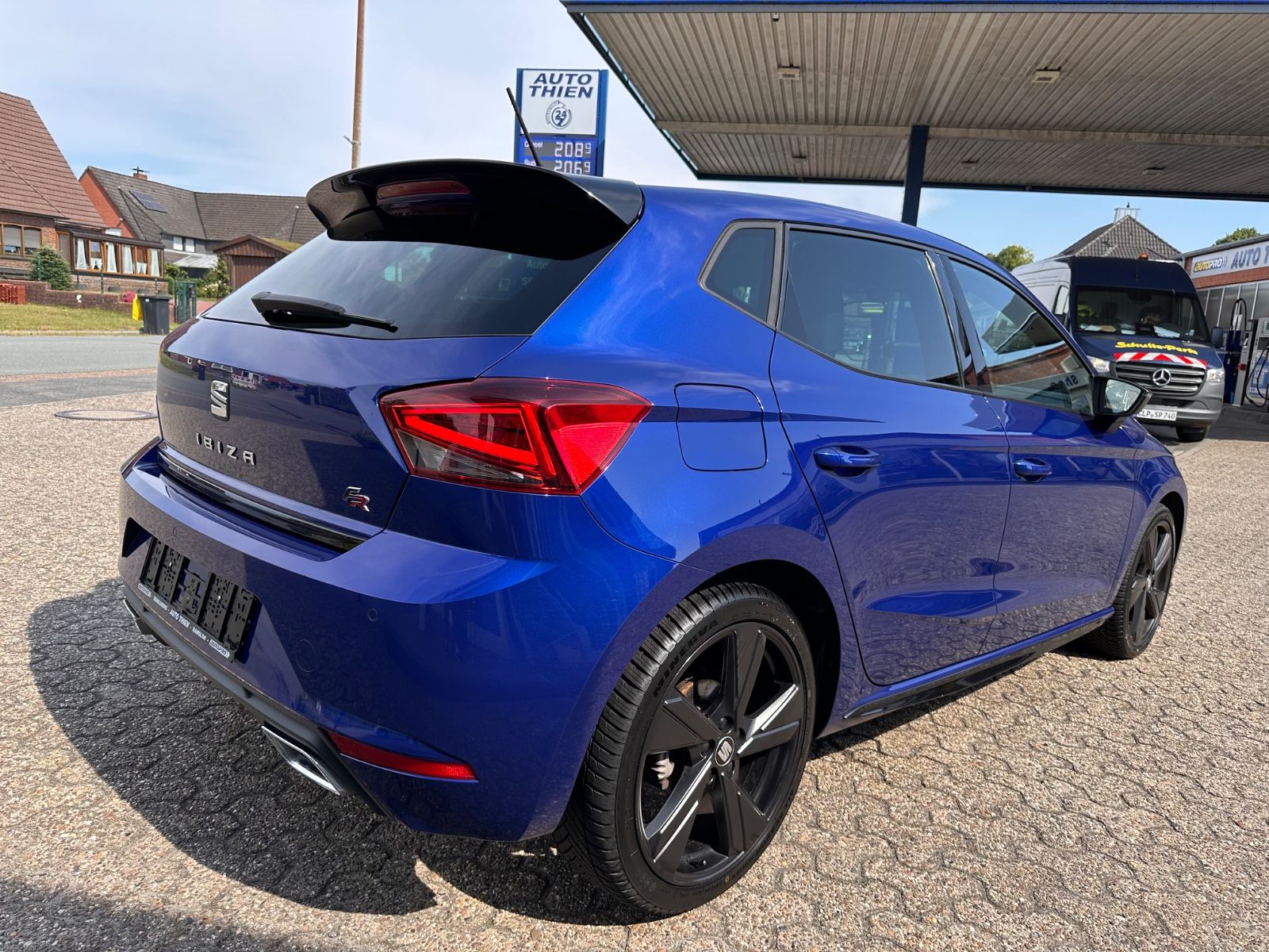 Fahrzeugabbildung SEAT Ibiza Black Edition 1.0 TSI DSG ACC/Navi/RFK/APP