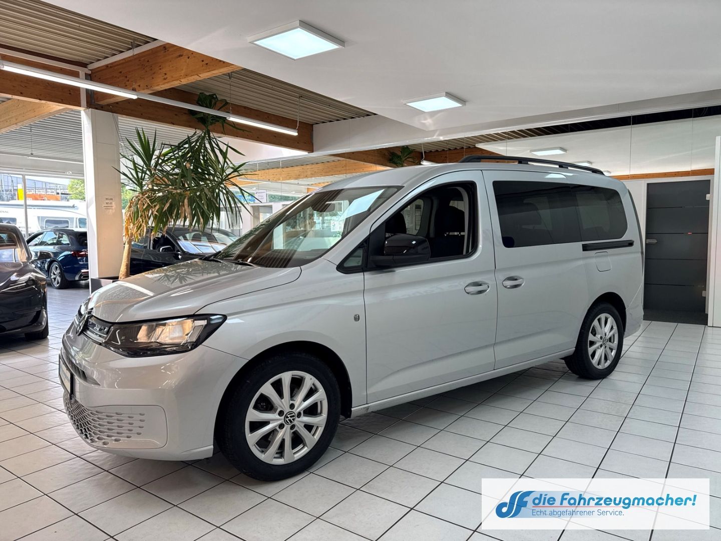 Fahrzeugabbildung Volkswagen Caddy Life Maxi 2.0 TDI EU6d AHK  *EXPORT