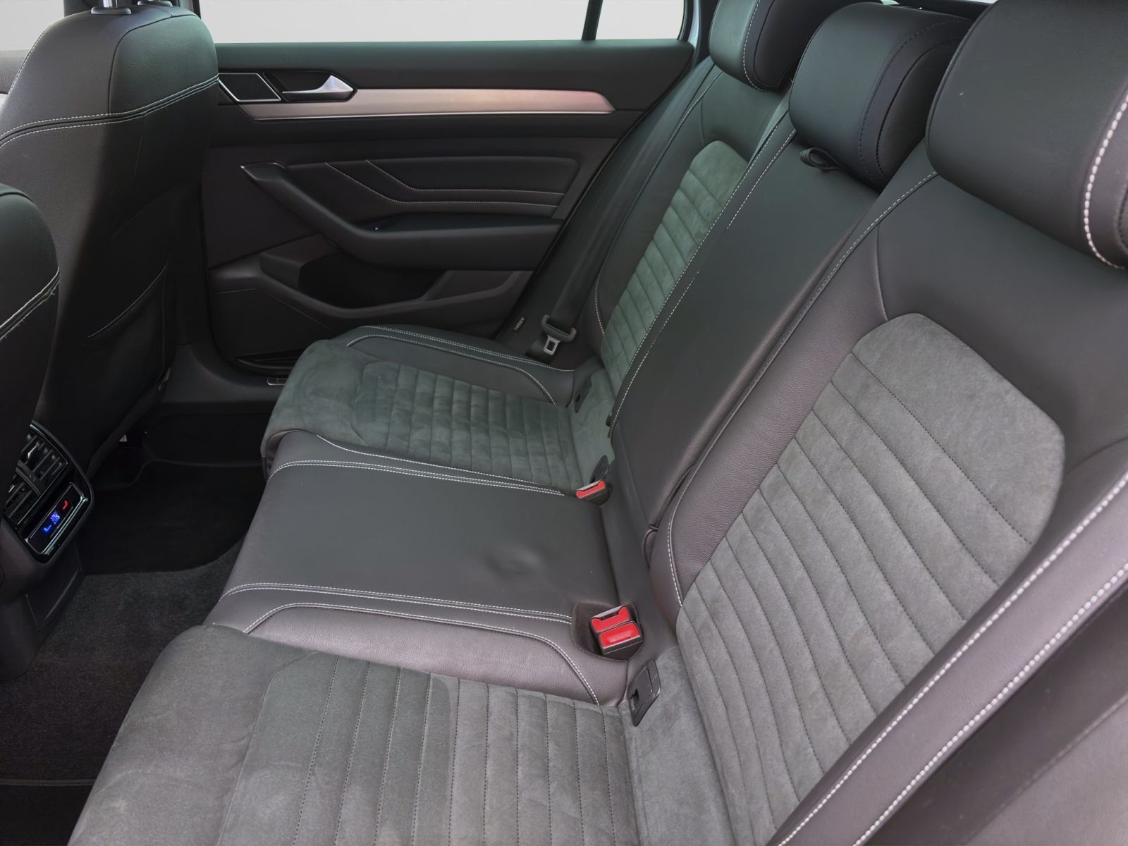 Volkswagen Passat Variant - Bild 15