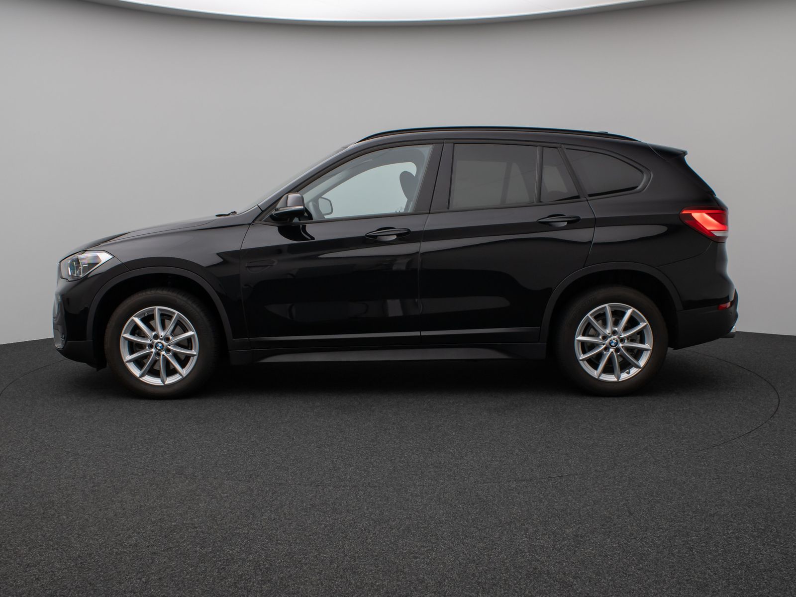 Fahrzeugabbildung BMW X1 sD18i Kamera DAB HiFi Navi Komfort LED Sport