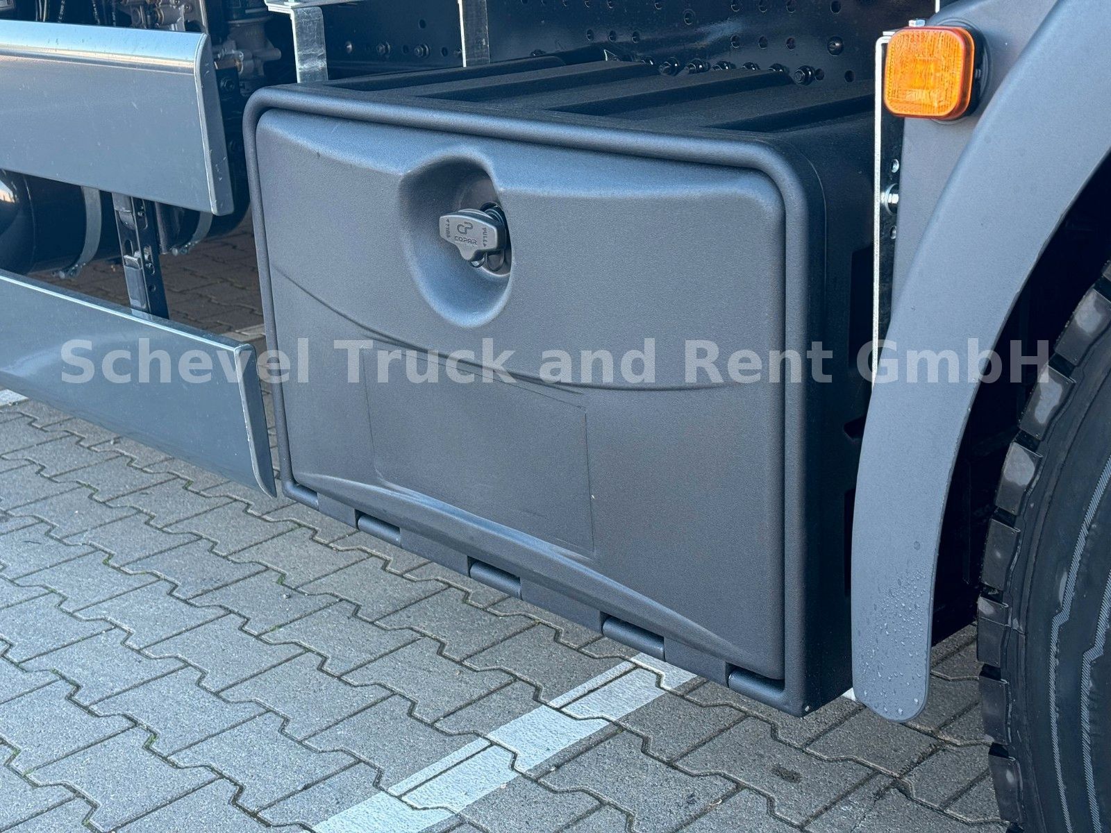 Fahrzeugabbildung MAN TGS 18.360 BL  Pritsche/Plane mit Ladeebordwand