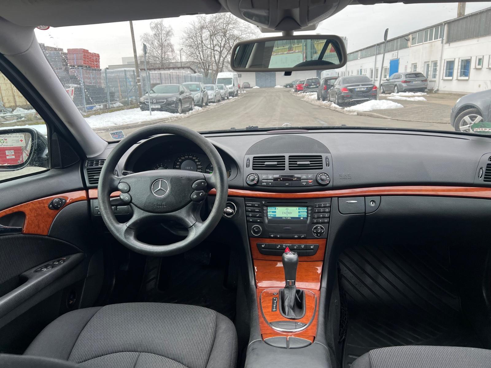 Mercedes-Benz E 220 Limousine Automatik Navi