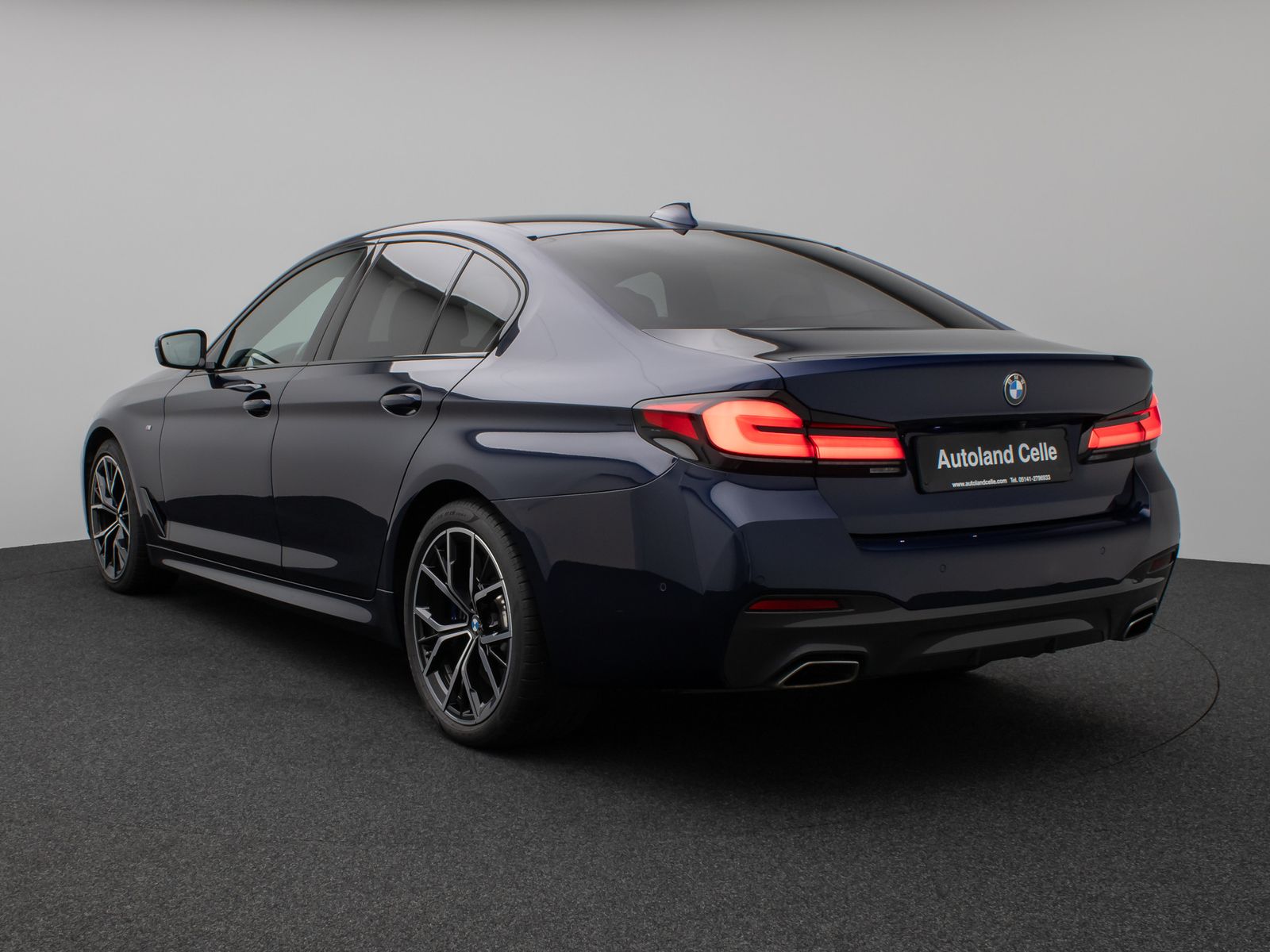 Fahrzeugabbildung BMW 540d xD M Sport Glasdach Kamer Laser HUD H/K 19"