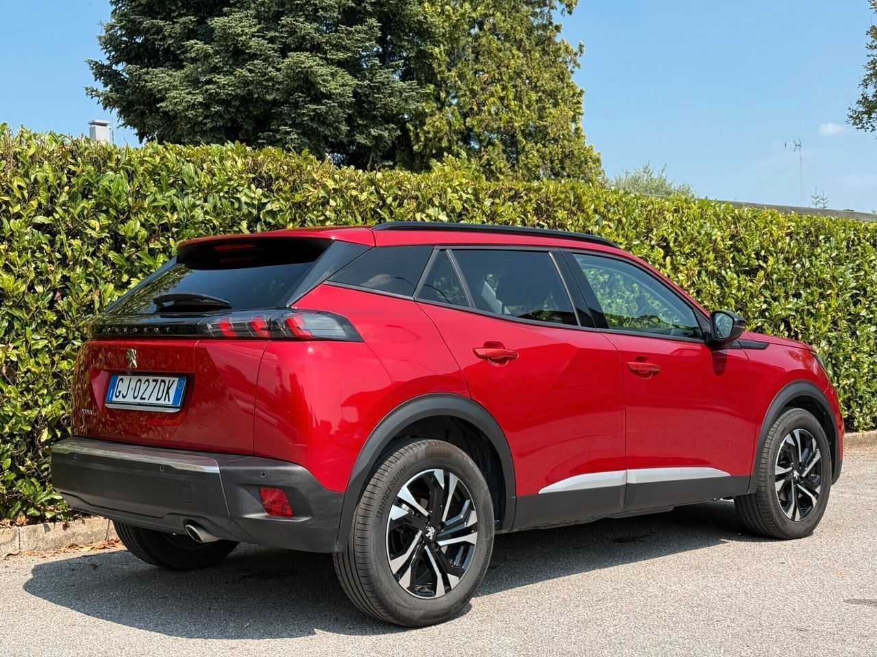 Peugeot 2008 1.5 CATENA AGGIORNATA Allure s imagem 3