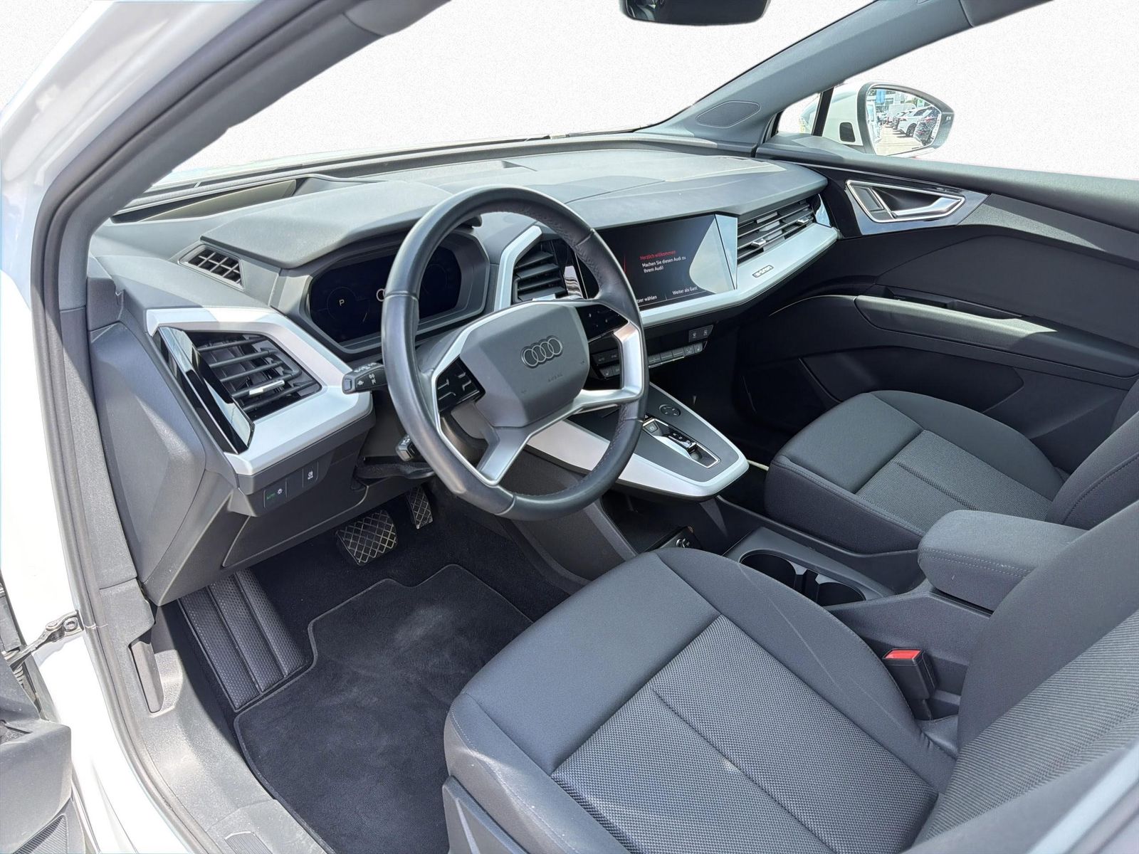 Audi Q4 e-tron 45 quattro NAVI - Assistenzpaket plus foto 7