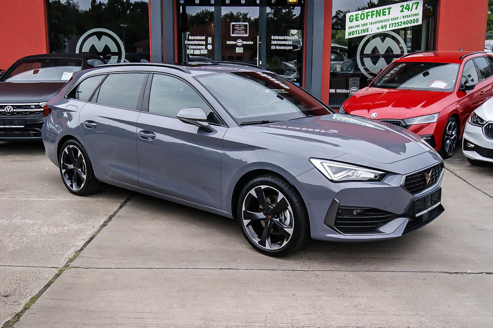 Fahrzeugabbildung CUPRA Leon Sportstourer e-Hybrid PANORAMA CARPLAY ACC