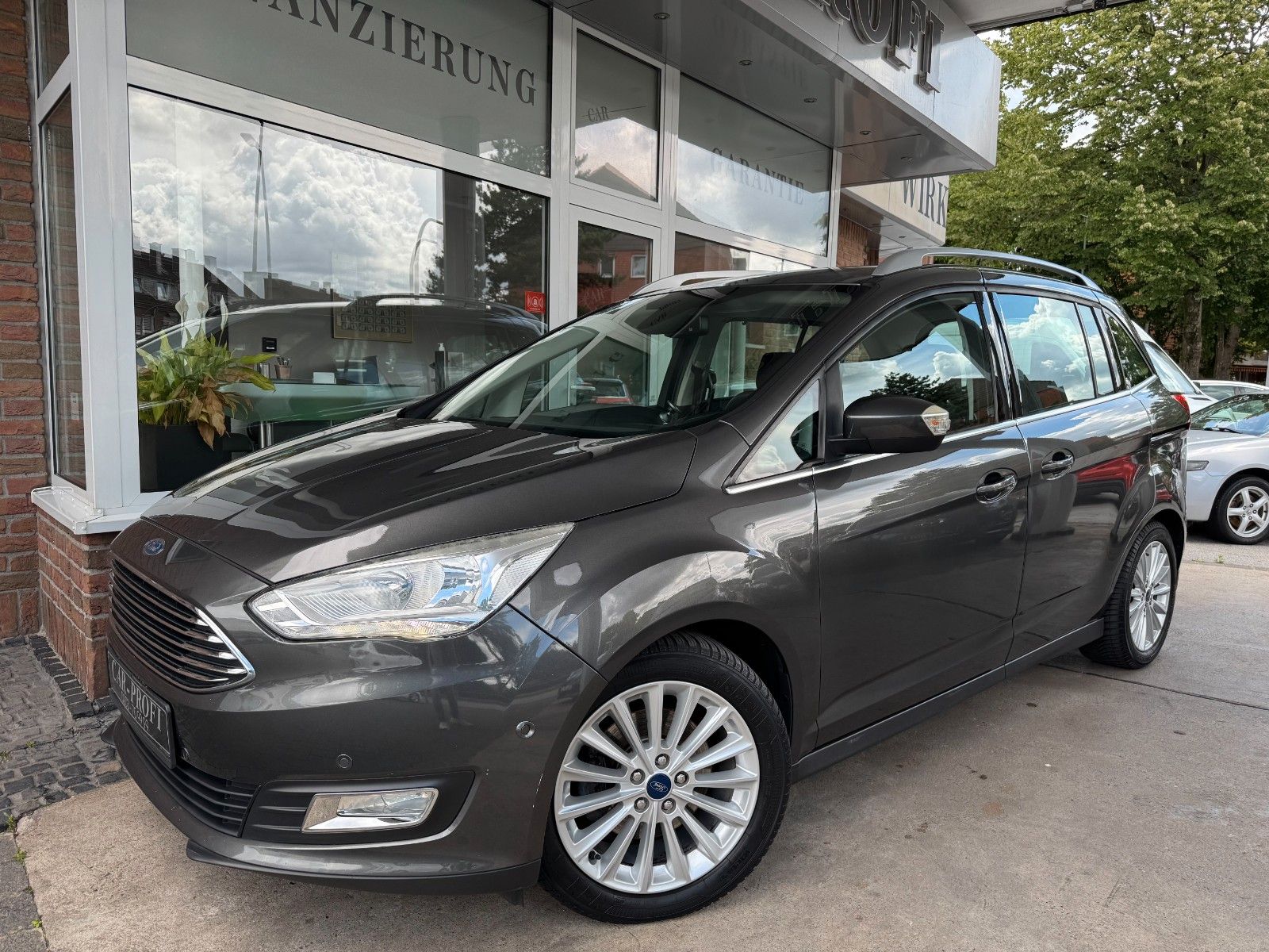 Fahrzeugabbildung Ford Grand C-MAX Titanium 7-Sitze/Navi/Kamera