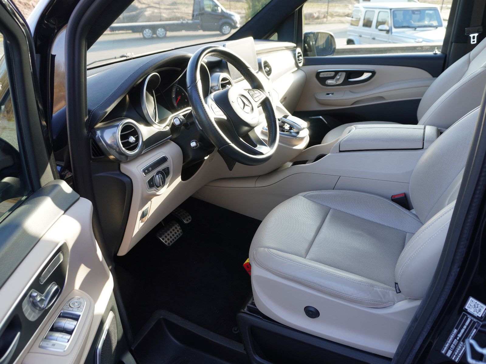 Fahrzeugabbildung Mercedes-Benz V 250 d EXCLUSIVE EDITION