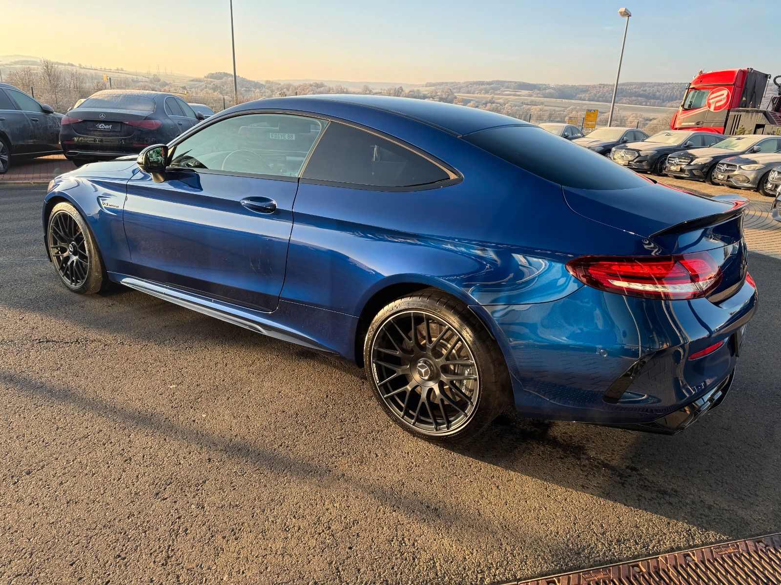 Fahrzeugabbildung Mercedes-Benz C 63 AMG Coupe+AeroP+Pano+Distr+Sportsitze