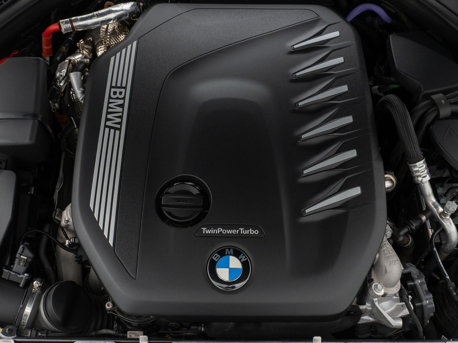 Fahrzeugabbildung BMW 330d M Sport Kamera DAB HiFi Stop&Go Alarm LED