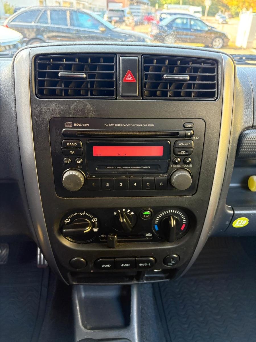 Suzuki Jimny 2010 — photo 9