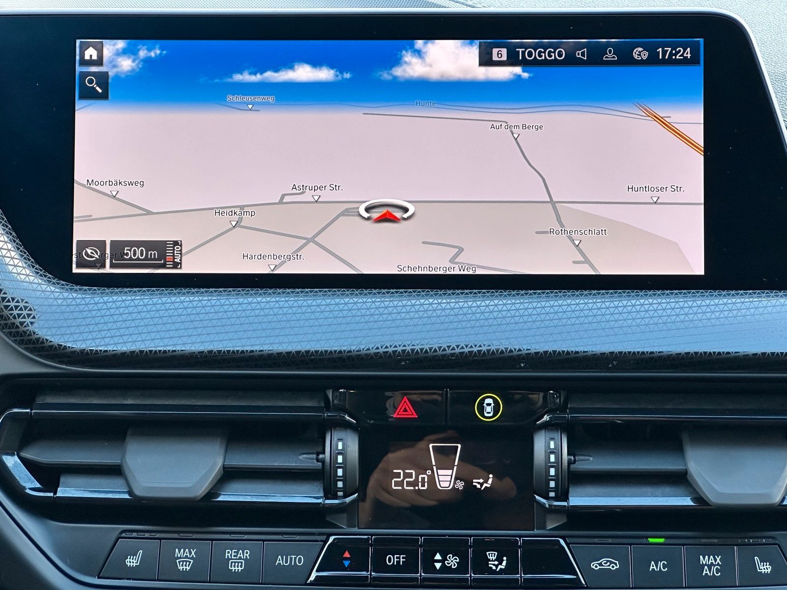Fahrzeugabbildung BMW 118i Aut. Sport Line NAV+LED+SHZ+PDC+17ZOLL