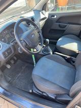 Ford Fiesta 1,4 16V Black Magic Black Magic - Ford Fiesta: Magic