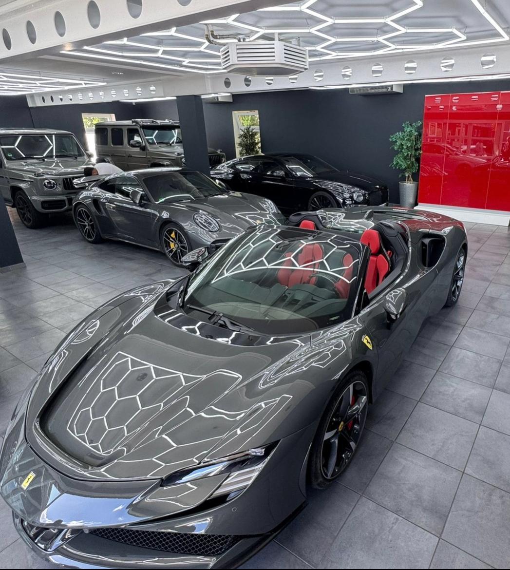 showroom-image-top