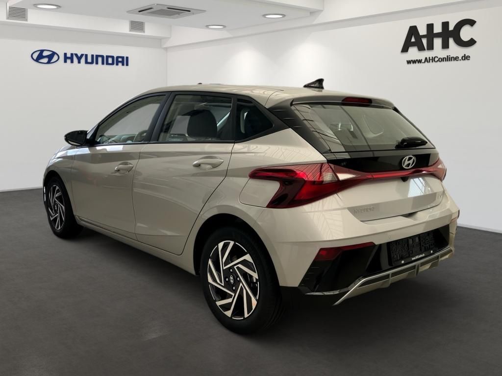 Fahrzeugabbildung Hyundai i20 FL (MY25) 1.0 T-GDI (100 PS) 6-MT 2WD Navi