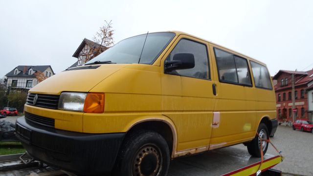 Volkswagen T4 Bus 9-Sitzer  Servo nur 1996,-€ !!!