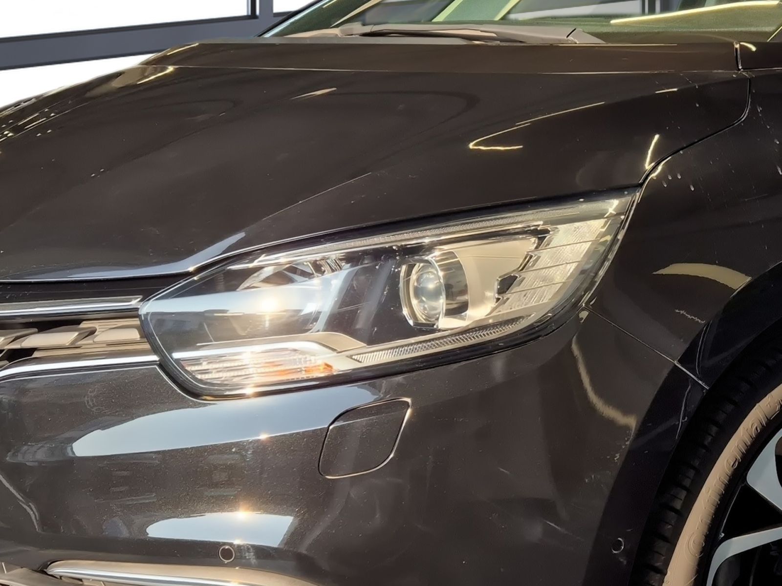 Fahrzeugabbildung Renault Scenic 1.3 TCe 140 Energy BOSE Edition Automatik