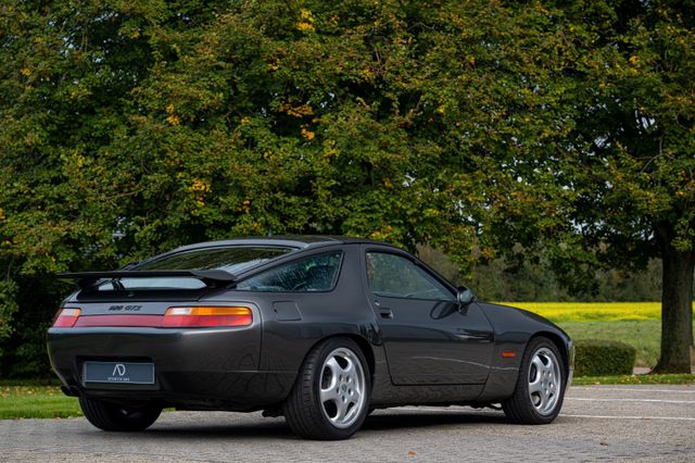 Porsche 928 GTS Auto