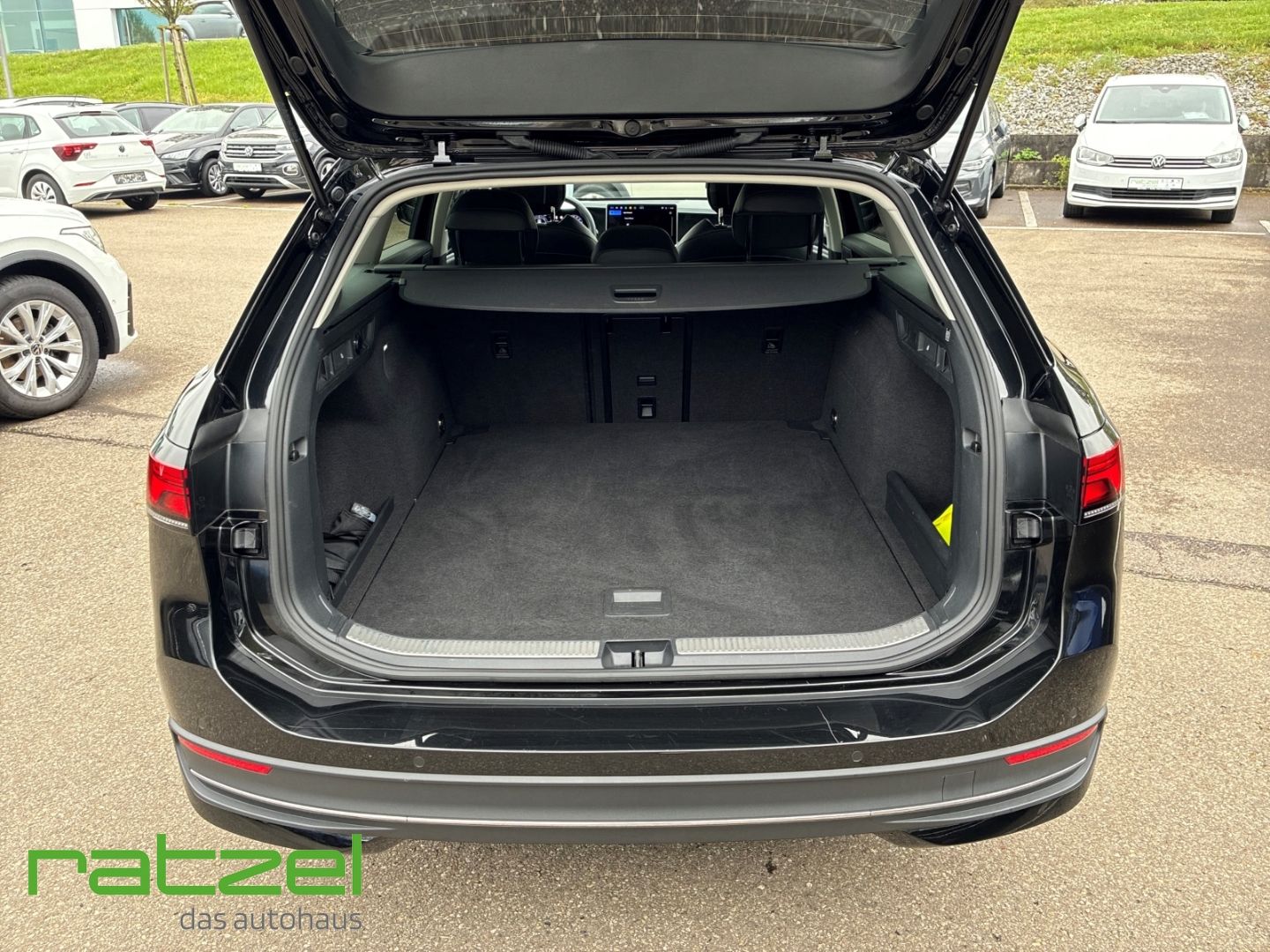 Fahrzeugabbildung Volkswagen Passat Variant 2.0 TDI DSG BUSINESS Navi Kamera