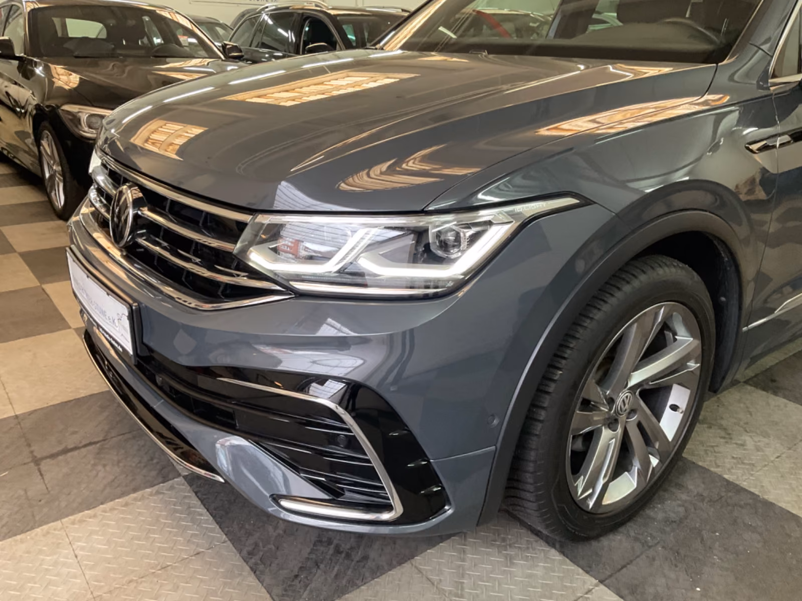 Volkswagen Tiguan R-Line, Navi, Kamera, ACC, SH, TÜV 08/28, миниатюра 23