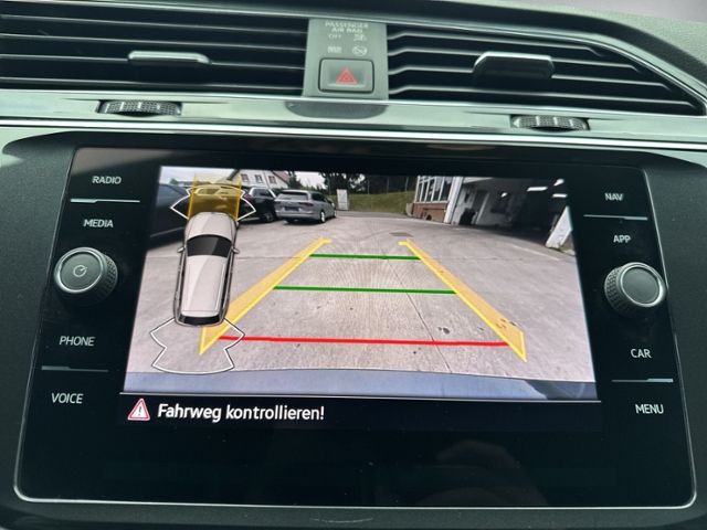 Tiguan 2.0 TDI DSG R-LINE AHK+LED+NAVI+RÜKAM+ACC