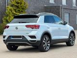 Volkswagen T-Roc 2.0 TSI DSG 4MOTION Sport VOLL - Volkswagen T-Roc: Schiebedach