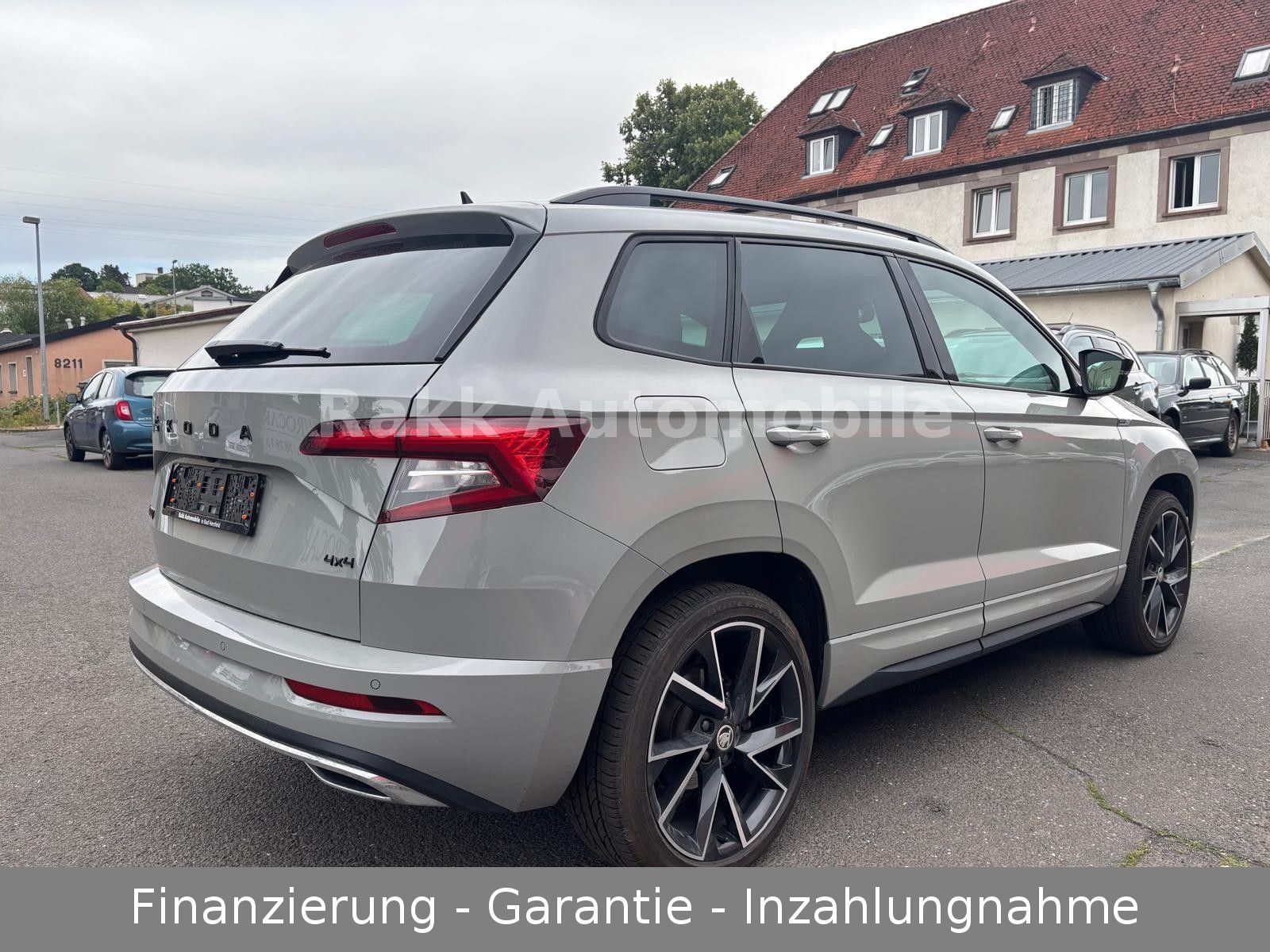 Fahrzeugabbildung SKODA Karoq SportLine 4x4-ACC-PANO-VIRTUAL-KAM-SHZ-LED