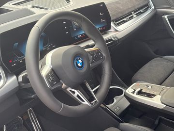 BMW iX2 EDRIVE20 M Sportpaket Head-Up DAB LED RFK