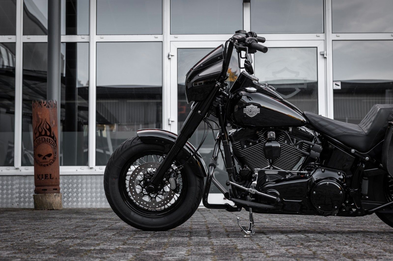 Fahrzeugabbildung Harley-Davidson FLSS SOFTAIL SLIM S 110 cui - Kesstech - Ape